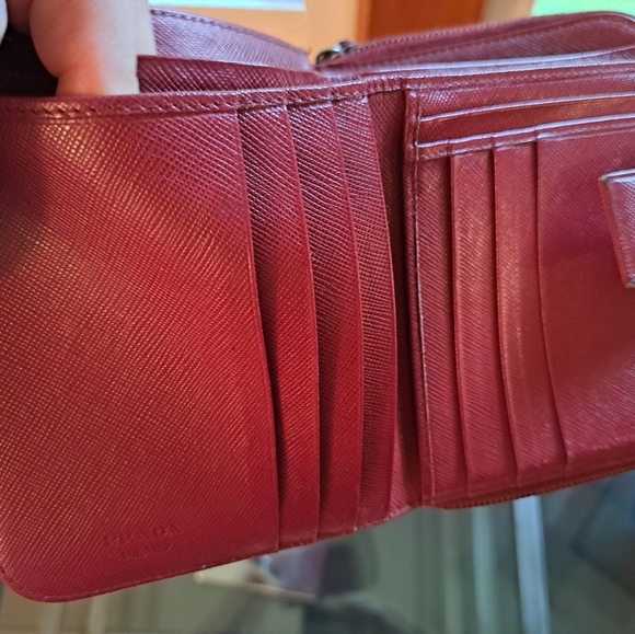 PRADA Wallet - Picture 6 of 7